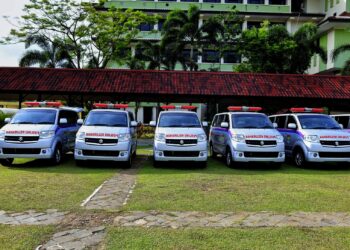 Bupati Tangerang Serahkan 28 Mobil Ambulans Puskesmas Keliling untuk Kelurahan