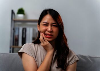 Gigi Tiba-Tiba Goyang? Waspada Sinyal Penyakit Gusi