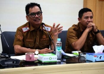 Sekretaris Daerah (Sekda) Kota Serang, Nanang Saefudin (kiri), gelar Rakor dengan jajaran OPD di lingkungan Pemkot Serang. (ISTIMEWA)