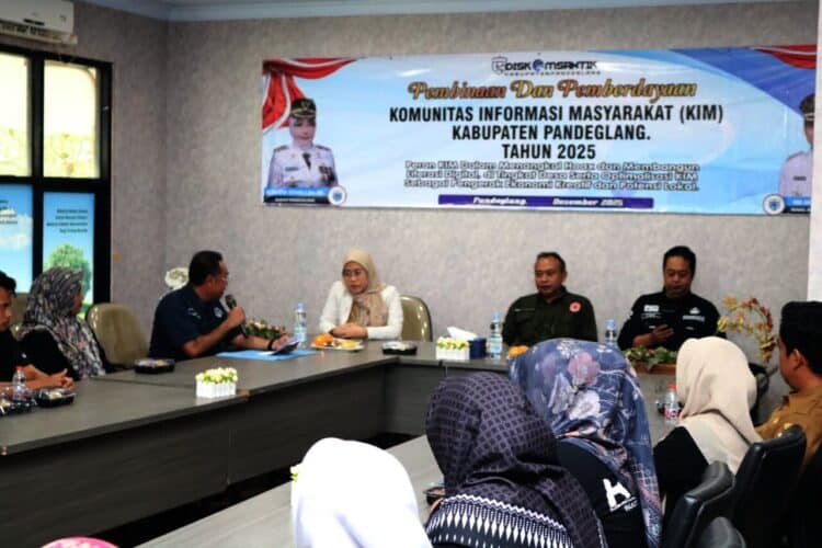 PEMBINAAN - Pembinaan dan Pemberdayaan KIM Kabupaten Pandeglang Tahun 2025, yang digelar di Oproom Mal Pelayanan Publik (MPP), Selasa (30/12/2025). (ISTIMEWA)