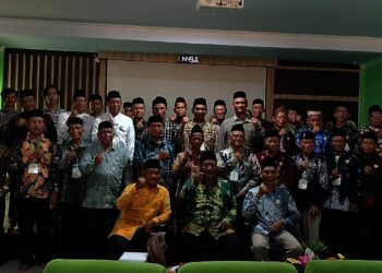 FOTO BERSAMA - Suasana foto bersama, usai Pelantikan Pengurus Daerah Dewan Dakwah Islamiyah Indonesia (DDII) Kabupaten Pandeglang, Masa Khidmat 2025–2030. (ISTIMEWA)