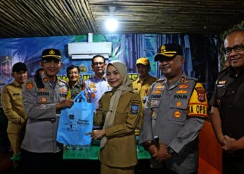 Bupati Serang Ratu Rahmatuzakiyah, bersama jajaran pejabat Forkopimda, meninjau Pos PAM Natura, Selasa (30/12/2025). (ISTIMEWA)