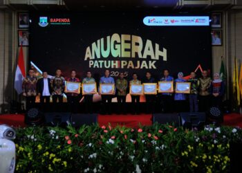 PENGANUGERAHAN PATUH PAJAK – WALIKOTA (5)