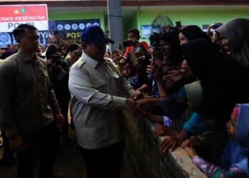 Prabowo Kunjungi Tiga Titik Bencana Sumatera Barat