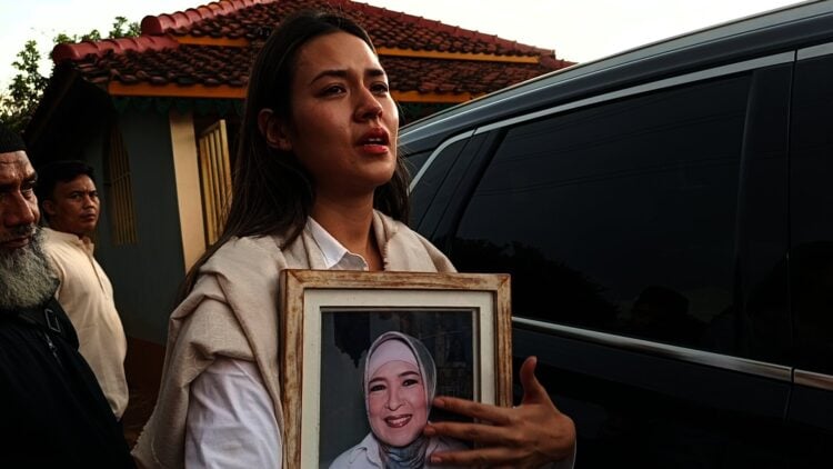 Masih Berduka, Raisa Tetap Hadiri Sidang Cerai