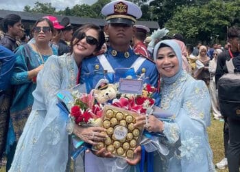 Dewi Perssik Terharu Anak Masuk Akmil