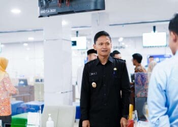 Wabup Pandeglang Iing Andri Supriadi, saat melaksanakan agenda pemerintahan, beberapa waktu lalu. (DOKUMEN/SATELITNEWS.COM)