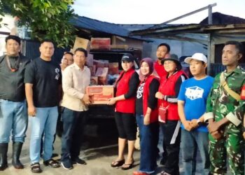 Baguna PDI Perjuangan Salurkan Bansos untuk Warga Terdampak Banjir di Tangerang
