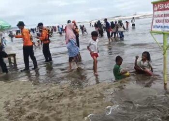 Sempat Sepi, Usai Tahun Baru Wisata Pantai Lebak Bangkit Hingga Capai 75 Persen