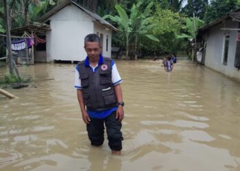 Luapan air sungai Ciujung menggenangi permukiman warga, di Rangkasbitung. (ISTIMEWA)