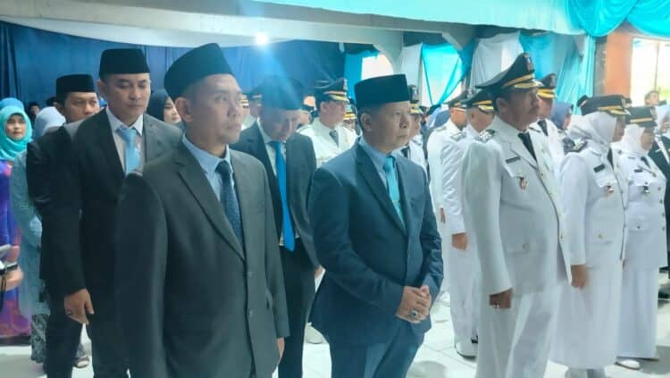 Sedikitnya 6 Pejabat eselon II, hasil Open Bidding di lingkungan Pemerintah Kabupaten (Pemkab) Serang, resmi dilantik oleh Bupati Serang Ratu Rachmatuzakiyah, di Kampung Seni Yudha Asri, Kecamatan Bandung,Jumat (9/1/2026). (ISTIMEWA)