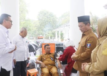 DONOR DARAH - Kementerian Desa dan Pembangunan Daerah Tertinggal (Kemendes PDT), menjadikan Kabupaten Serang sebagai lokus awal Program Gerakan Donor Darah dari Desa untuk Indonesia, di Halaman Pendopo Bupati Serang, Senin (12/1/2026). (ISTIMEWA)