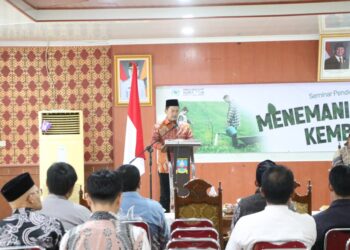 SEMINAR PENDIDIKAN – Wabup Serang Najib Hamas, menjadi Keynote Speakers Seminar Pendidikan bagi Guru BK SD dan SMP, yang digelar Nurul Fikro Boarding School, di Aula Tb. Suwandi, Sabtu (17/1/2026). (ISTIMEWA)