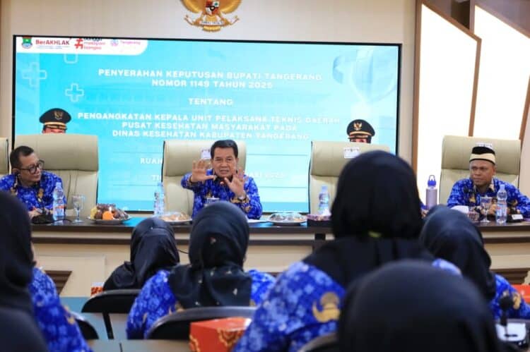 Serahkan SK Kepala Puskesmas, Bupati Tangerang Minta Pelayanan Tulus