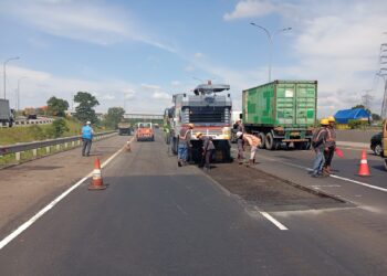 Jalan Tol Tamer mulai diperbaiki. (ISTIMEWA)
