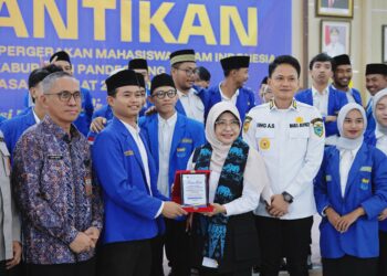 PELANTIKAN - Pengurus Cabang PMII Kabupaten Pandeglang, dilantik dan dikukuhkan di Aula Pendopo Bupati Pandeglang, Kamis (29/1/2026). (ISTIMEWA)