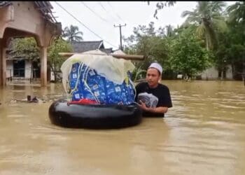 Banjir masih melanda Desa Idaman, Kecamatan Patia, Kabupaten Pandeglang, Rabu (14/1/2026). (ISTIMEWA)