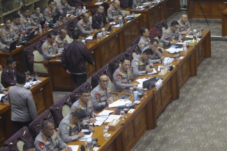 DPR Dukung Polri Tetap Di Bawah Presiden
