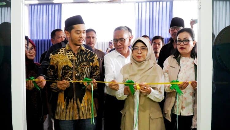 Bupati Pandeglang Raden Dewi Setiani, meresmikan SPPG Karya Bakti, di Desa Pamarayan, Kecamatan Jiput, Kabupaten Pandeglang, Sabtu (3/1/2026) lalu. (ISTIMEWA)