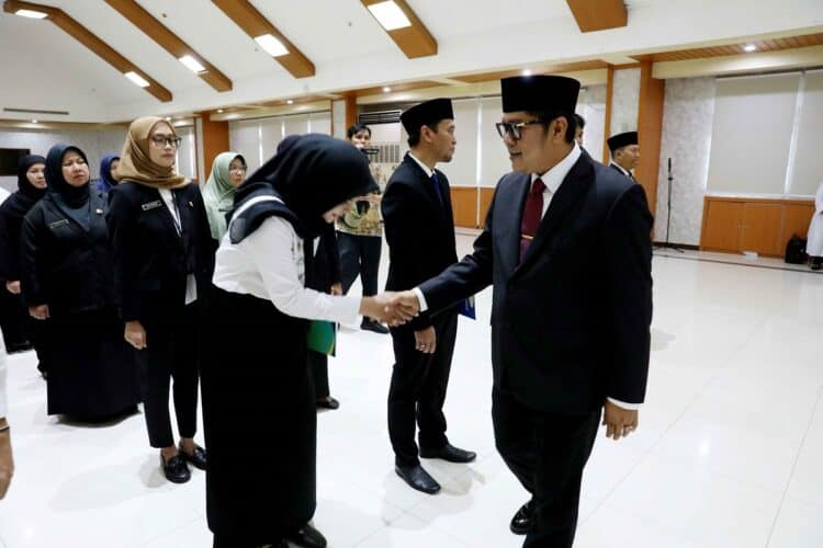 18 Pegawai Dilantik, ASN Pemkot Tangerang Diminta Tak Terjebak Rutinitas