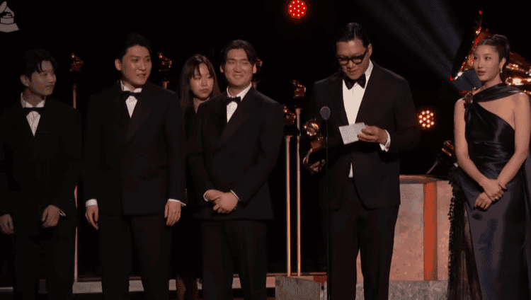 Lagu Golden Ukir Sejarah Grammy, APT Tak Dapat Penghargaan