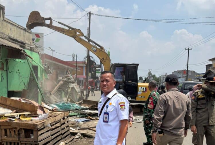 Kejari Dampingi Eksekusi Pengosongan Lahan 1.003 Meter di Situ Gadung