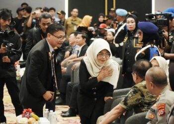 Bupati Pandeglang Raden Dewi Setiani, menghadiri Musyawarah Nasional (Munas) Patriot Pemersatu Banten Nasional Indonesia (PPBNI) Satria Banten, yang digelar di Hotel Aston Serang, Minggu (15/2/2026). (ISTIMEWA)