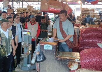 SIDAK : Tim Satgas Saber Pangan melakukan sidak ke sejumlah pasar di Provinsi Banten. (ISTIMEWA)