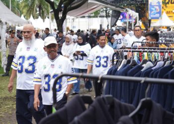 MENINJAU - Wali Kota Tangerang, Sachrudin, meninjau gelaran Jakcloth Lebaran Fair 2026 Kota Tangerang, di Mall Metropolis Tangerang, Jumat (27/2/2026) sore. (ISTIMEWA)