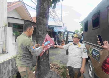 Satpol PP Tangsel Tertibkan 347 Spanduk Ilegal, Sasar 19 Ruas Jalan Utama