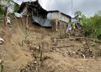 Terus Digerus Longsor Bantaran Ciujung, Rumah Warga Lebak Makin Mengkhawatirkan