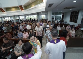 Ribuan Umat Padati Misa Rabu Abu di HSPMTB Tangerang