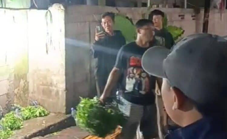 Protes Penertiban, PKL Pasar Ciputat “Kirim” Sayur ke Rumah Camat