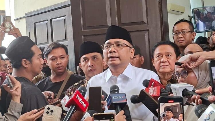 KPK Tak Hadir, Praperadilan Status Tersangka Kuota Haji Ditunda