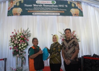 Jelang Lebaran, IAD Kejari Kabupaten Tangerang Gelar Pasar Murah dan Bagi Takjil