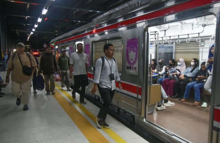 Ledakan Penumpang! Commuterline Merak Tembus 252 Ribu Selama Puasa