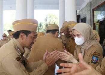 HALAL BIHALAL - Bupati Serang Ratu Zakiyah, hadiri Halal Bihalal Paska Libur Hari Raya Idul Fitri 1447 Hijriyah, di Teras Pendopo Bupati Serang, Senin (30/3/2026). (ISTIMEWA)