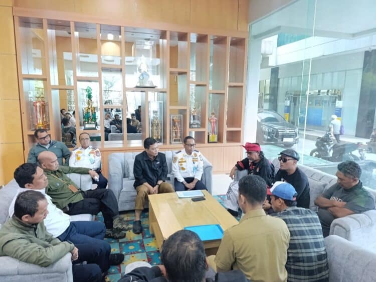 Pengusaha Kuliner Pamulang Tolak Pengelolaan Parkir oleh Dishub Tangsel