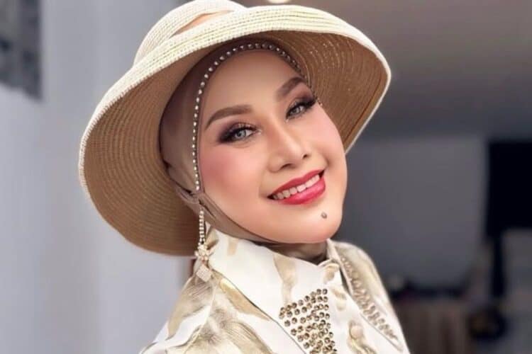 Di Usia 74 Tahun, Elvy Sukaesih Tiba-tiba Kepengin Punya Anak Lagi