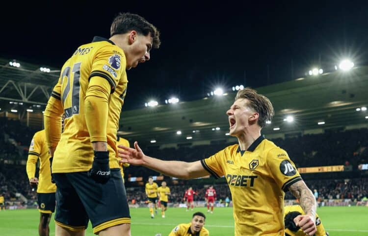 Liverpool Tersandung Lagi di Menit Akhir