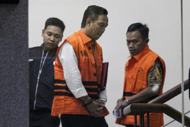 Bupati Cilacap Peras SKPD untuk THR