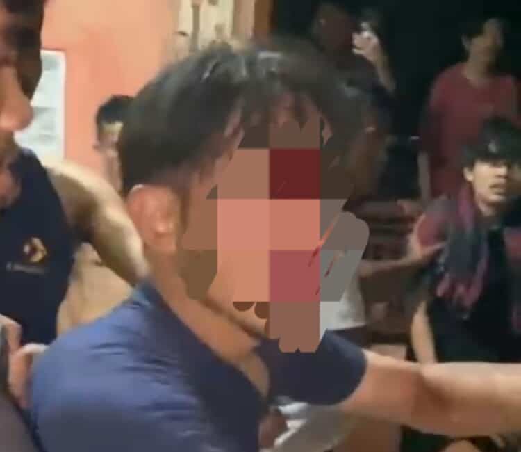 Kepergok Curi Motor, Pria Asal Kresek Babak Belur Diamuk Massa