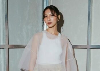 Moment Lebaran Pertama Sheila Dara Tanpa Vidi Aldiano, Foto Tanpa Tema