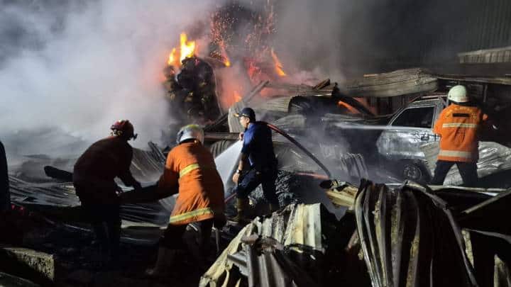 Kebakaran Limbah di Jatiuwung, Api Dipadamkan Setelah Tujuh Jam