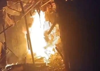 Kebakaran Hebat Tumpukan Limbah Plastik di Jatiuwung