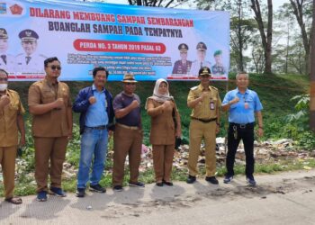 Dukung Gerakan Indonesia ASRI, IKPP bersama Muspika Kragilan aksi bersihkan lingkungan. (ISTIMEWA)