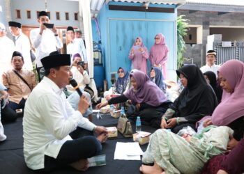 Bupati Tangerang Moch. Maesyal Rasyid, melaksanakan kegiatan silaturahmi sekaligus halal bihalal bersama Forum RW, warga dan ibu ibu majelis taklim se-Kecamatan Pasarkemis dan Rajeg, di Perumahan Tangerang Elok, Kecamatan Pasar Kemis, Jumat (3/4/2026). (ISTIMEWA)