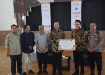 Menteri Transmigrasi RI, Muhammad Iftitah Sulaiman, didampingi Wabup Pandeglang Iing Andri Supriadi, serta sejumlah pejabat setempat, menghadiri diskusi di gedung Graha Pancasila (GP), Jumat (3/4/2026). (ISTIMEWA)