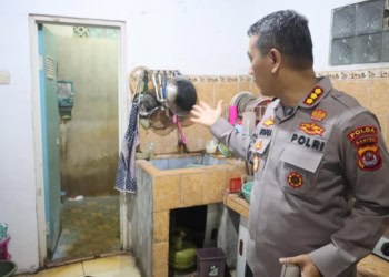 OLAH TKP : Kabid Humas Polda Banten Kombespol Maruli Ahiles Hutapea, olah TKP kasus tindak pidana persetubuhan dan pencabulan. (ISTIMEWA)