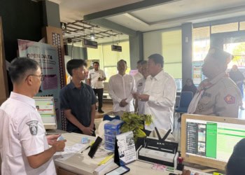 Pastikan Cepat dan Gratis, Bupati Tangerang Sidak Layanan KTP di Cisauk